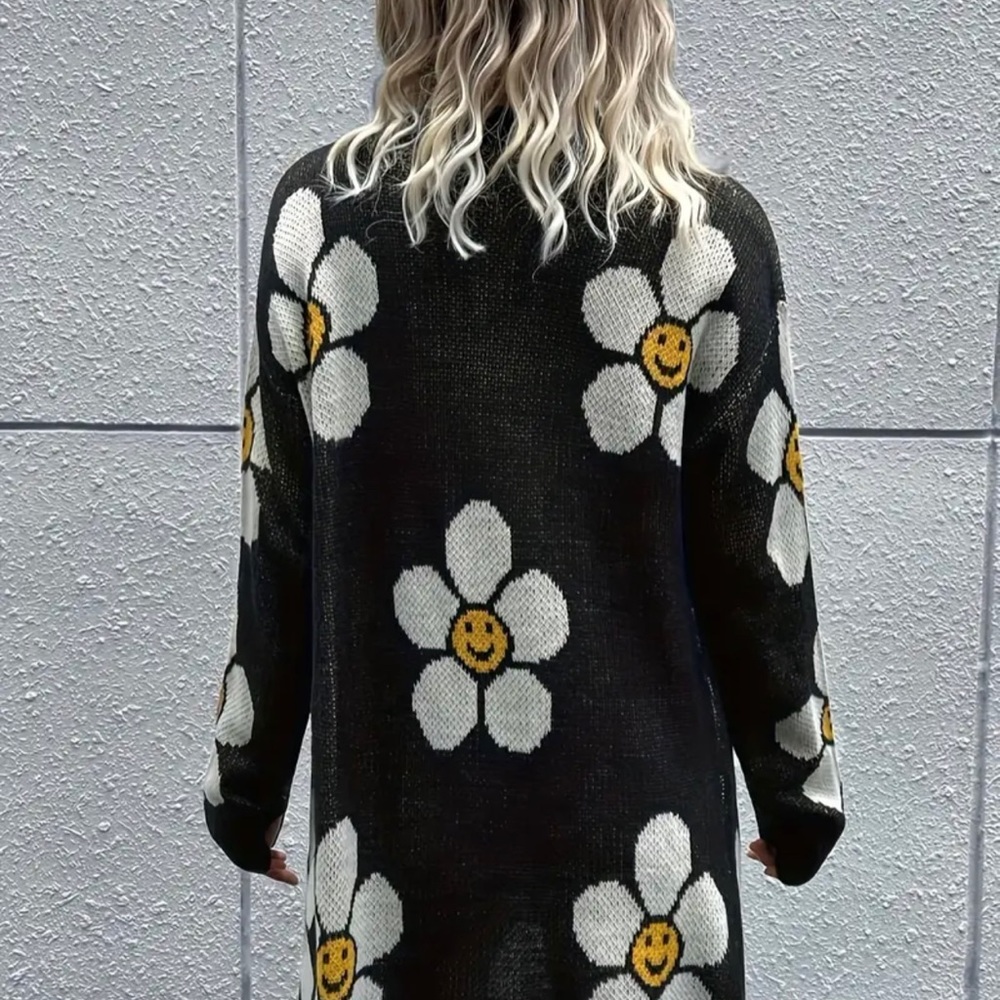NEW! Cute Floral Pattern Knit Sweater. Mid-length. Size Large - Picture 3 of 6